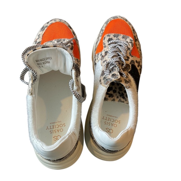 Oasis Society Size 8 Sneakers Like New - Picture 4 of 7